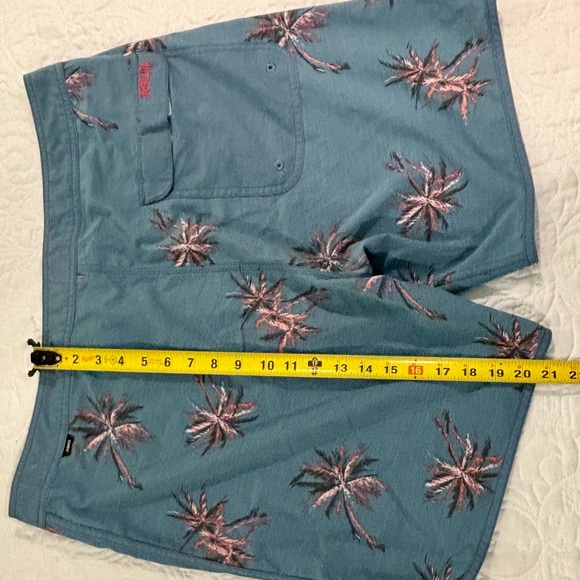 Ripcurl Mirage Boardies/Board Shorts Men's Size 38 Beach/Pool/Resort Wear EUC - Picture 7 of 7